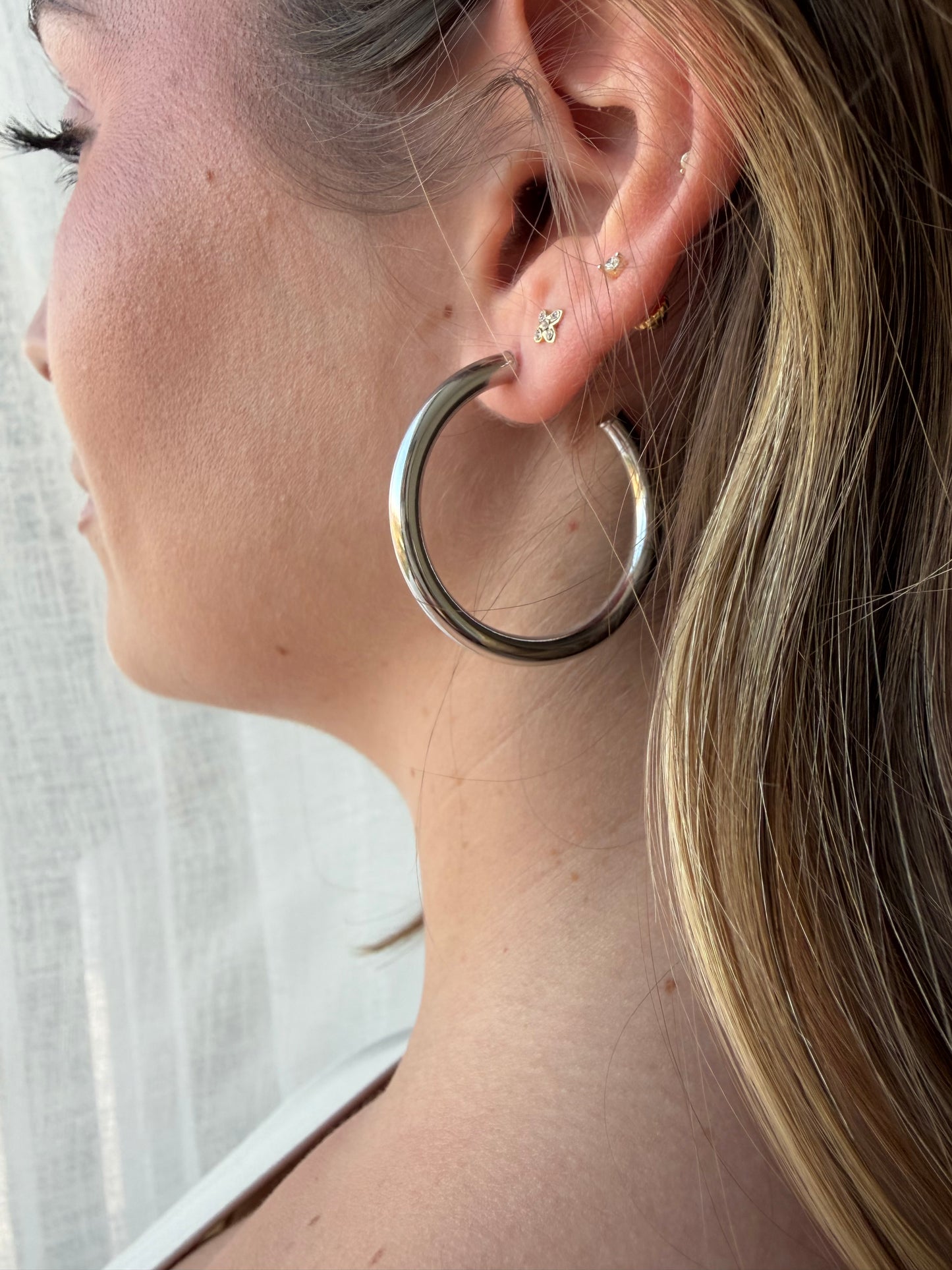 Aros plateados grandes