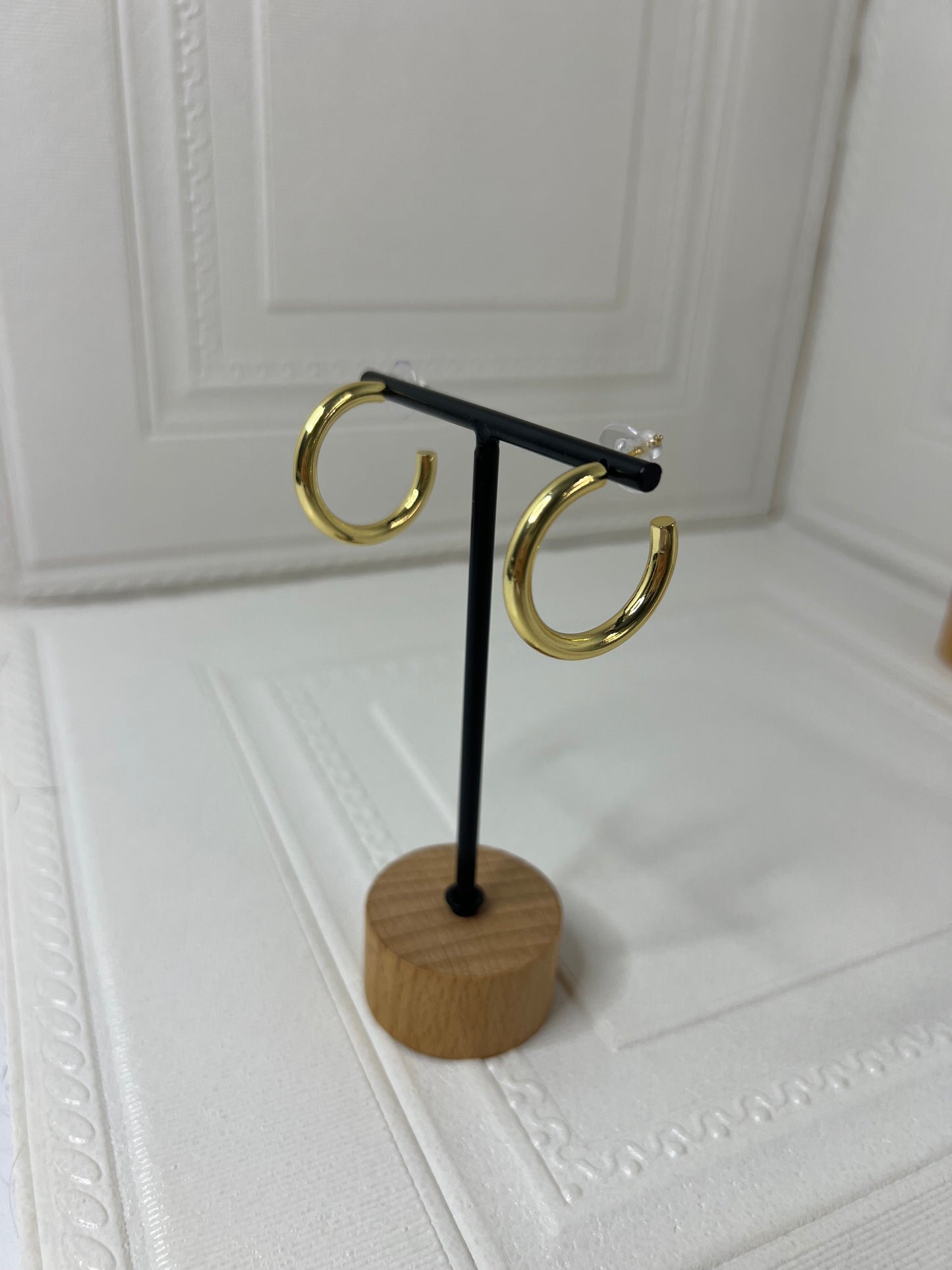 Aros dorados pequeños